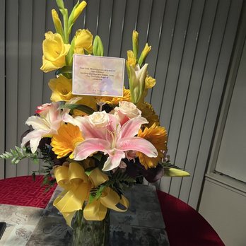 B & B Floral - $75 florist choice.... - Florists Near Me - Vallejo, California B & B Floral - $75 florist choice.... - Florists Near Me - Vallejo, California