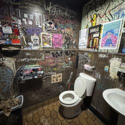 Baby Bar - Cool bathroom