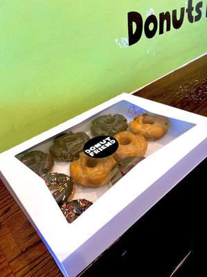 DONUT FRIEND HIGHLAND PARK by null