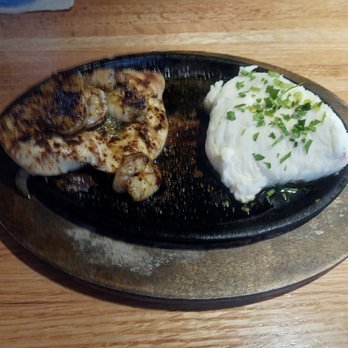 Applebee's Grill + Bar - Bourbon Street Chicken and Shrimp with mashed potatoes. - American Near Me - Laredo, Texas