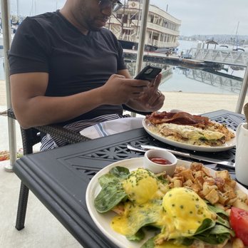 Bahia Resort Hotel - Restaurant - San Diego, CA