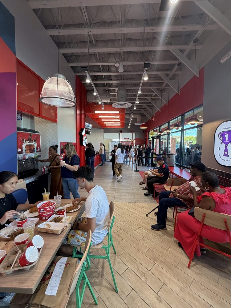 Jollibee — interior