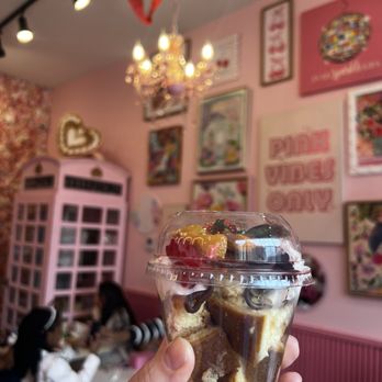 Pink Flores - Cheesecake Churros - Cafes Near Me - Chicago, Illinois