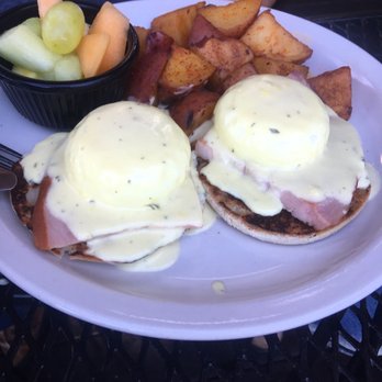 Wildflower Cafe - Eggs Benedict - Breakfast & Brunch Near Me - Redondo Beach, California