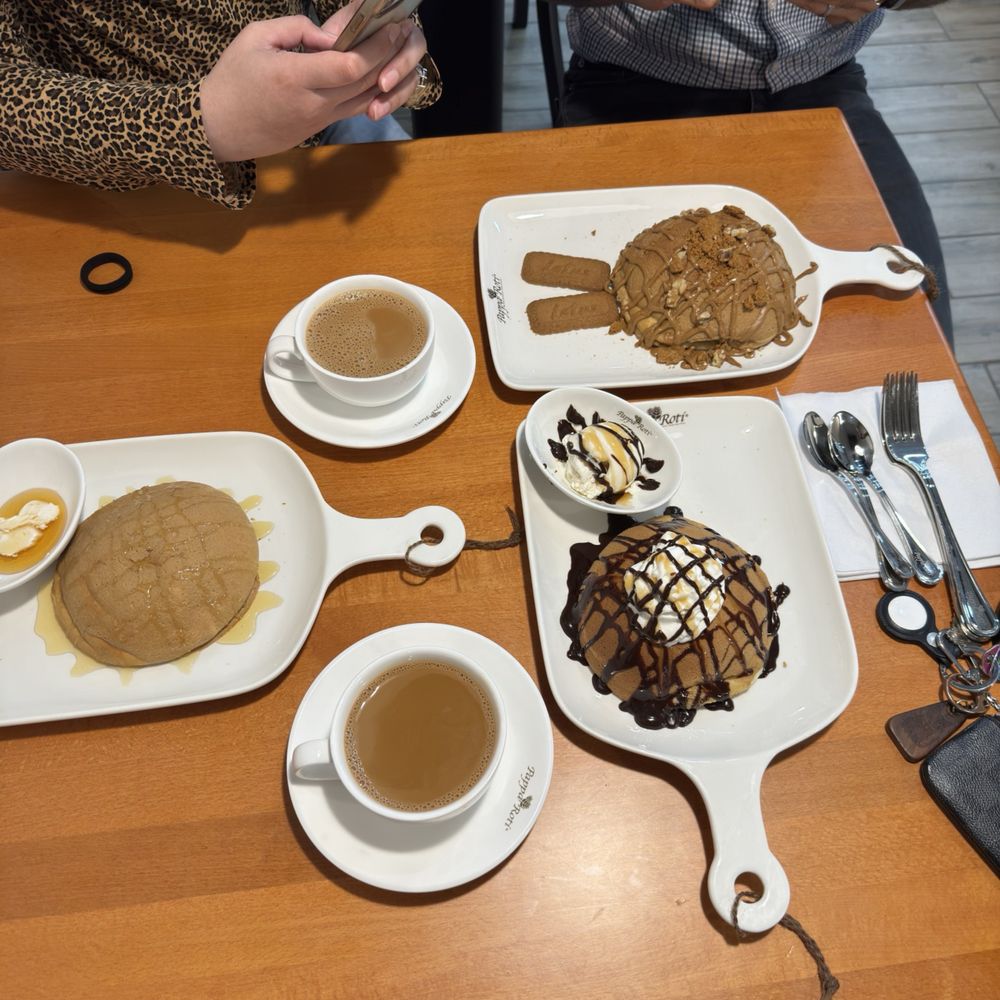 Early Tweet Ashta, Biscoff Bun, Oreo Bun Early Tweet Ashta, Biscoff Bun, Oreo Bun