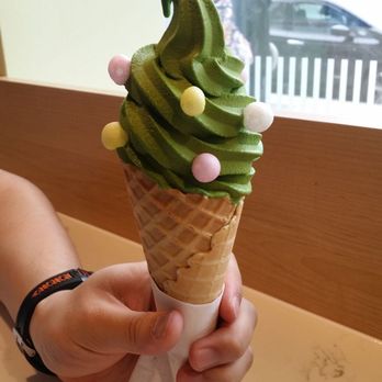 Saryo Cafe - Matcha soft serve with oiri - Desserts Near Me - North York, Ontario Saryo Cafe - Matcha soft serve with oiri - Desserts Near Me - North York, Ontario