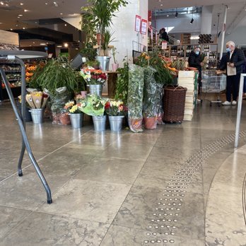 Monoprix - Flowers - Grocery Near Me - Paris, 75