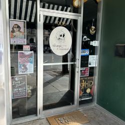 The Downtown Oddity Parlor - Looks like cool shop