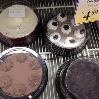 Vashon Market Fresh IGA - The cakes weren't terribly fancy, but looked nice enough - Grocery Near Me - Vashon, Washington
