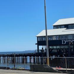 The Silver Lining Cafe - Cafe is at the end of the wharf to the right of the ferry terminal with great views of the harbor!