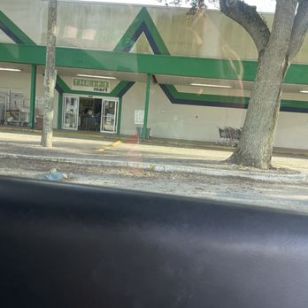 Thrift Mart - Outside the thrift mart - Thrift Stores Near Me - Ocoee, Florida
