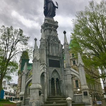 Place d’Armes - Monument de la Foi (Monument to the Faith) - Parks Near Me - Quebec City, Quebec