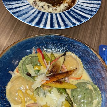 Spurrier's Gridiron Grille - Vegetarian Ravioli and Short Rib and Wild Mushroom Risotto - American Near Me - Gainesville, Florida Spurrier's Gridiron Grille - Vegetarian Ravioli and Short Rib and Wild Mushroom Risotto - American Near Me - Gainesville, Florida
