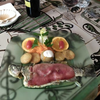 La Jacetania - Trucha del pirineo con jamón y guarnición. - Signature Cuisine Near Me - Castiello de Jaca, HU La Jacetania - Trucha del pirineo con jamón y guarnición. - Signature Cuisine Near Me - Castiello de Jaca, HU