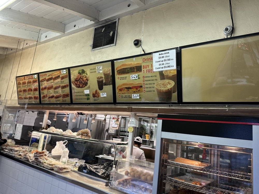 Banh Mi Che Cali