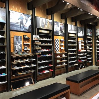 Vans - Medium size store with wide selection - Shoe Stores Near Me - Vancouver, British Columbia