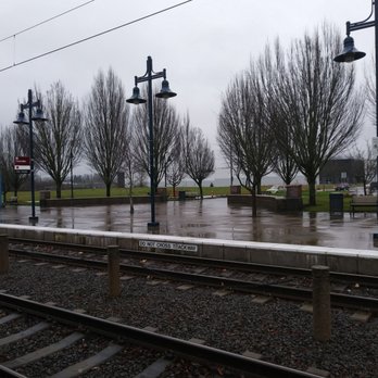 Cascades MAX Station - Trains Near Me - Portland, Oregon