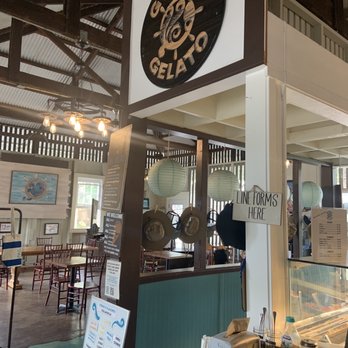 Kona Sweets Bakeshop - the interior of the restaurant - Bakeries Near Me - Kealakekua, Hawaii