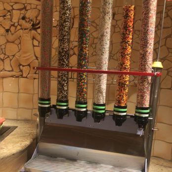Goofy's Kitchen - Sprinkles station - American Near Me - Anaheim, California