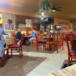 Lupe's - Seating