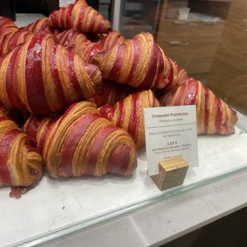 BO&MIE - Berry croissant, looks amazing - Bakeries Near Me - Paris, 75 BO&MIE - Berry croissant, looks amazing - Bakeries Near Me - Paris, 75