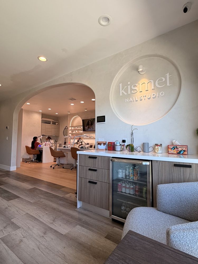 Kismet Nail Studio Logo