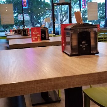 Los Verdes - Clean - Burgers Near Me - Pembroke Pines, Florida