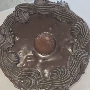 Desserts Etc  - Chocolate Silk Pie - Desserts Near Me - Hershey, Pennsylvania