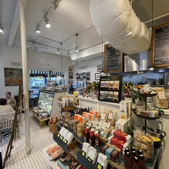 Lemon Falls - the inside of a store with people sitting at tables - Sandwiches Near Me - Chagrin Falls, Ohio