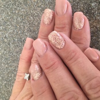 Beauty Nails & Spa - Beautiful Champagne sparkles for Christmas. Powder/dip. - Nail Salons Near Me - Klamath Falls, Oregon Beauty Nails & Spa - Beautiful Champagne sparkles for Christmas. Powder/dip. - Nail Salons Near Me - Klamath Falls, Oregon