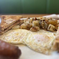 City Diner Restaurant - Bacon 2 Eggs Any Style with sausage