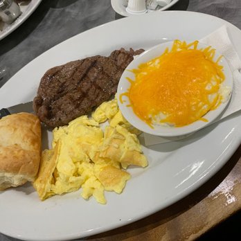 Peach Valley Cafè - Enjoying breakfast with mom - Breakfast & Brunch Near Me - Gainesville, Florida Peach Valley Cafè - Enjoying breakfast with mom - Breakfast & Brunch Near Me - Gainesville, Florida