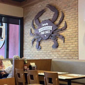 Box Hill Crab Cakes - Pizza Near Me - Abingdon, Maryland