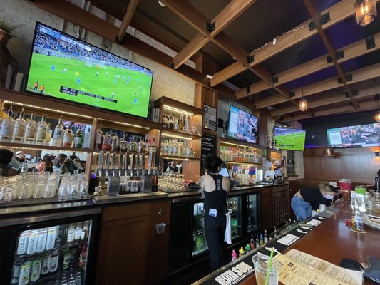 Pete's Pub by null