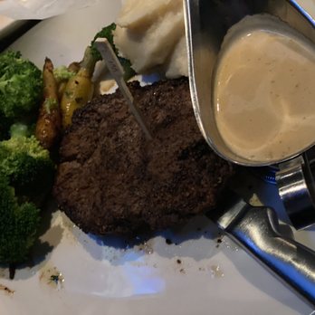 Yard House - Filet with broccoli and mashed potatoes - New American Near Me - Cincinnati, Ohio Yard House - Filet with broccoli and mashed potatoes - New American Near Me - Cincinnati, Ohio