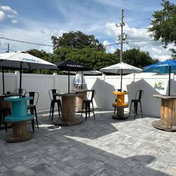 Banana Wind Bar and Grill