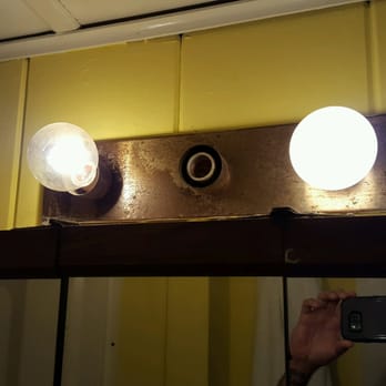 Nautical Motel - rusty fixture, missing bulb, mismatched bulbs - Hotels Near Me - Hampton, New Hampshire