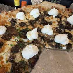 Thirteen Pies Pizza + Bar - Delicious pizza!!