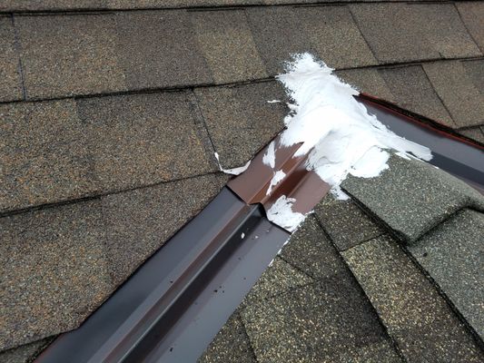 Pasillas Roofing Logo