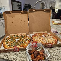 Great tasting Pizza and wings... Great tasting Pizza and wings...