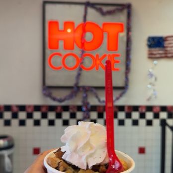 Hot Cookie - Mini ice cream sundae - Desserts Near Me - Palm Springs, California Hot Cookie - Mini ice cream sundae - Desserts Near Me - Palm Springs, California
