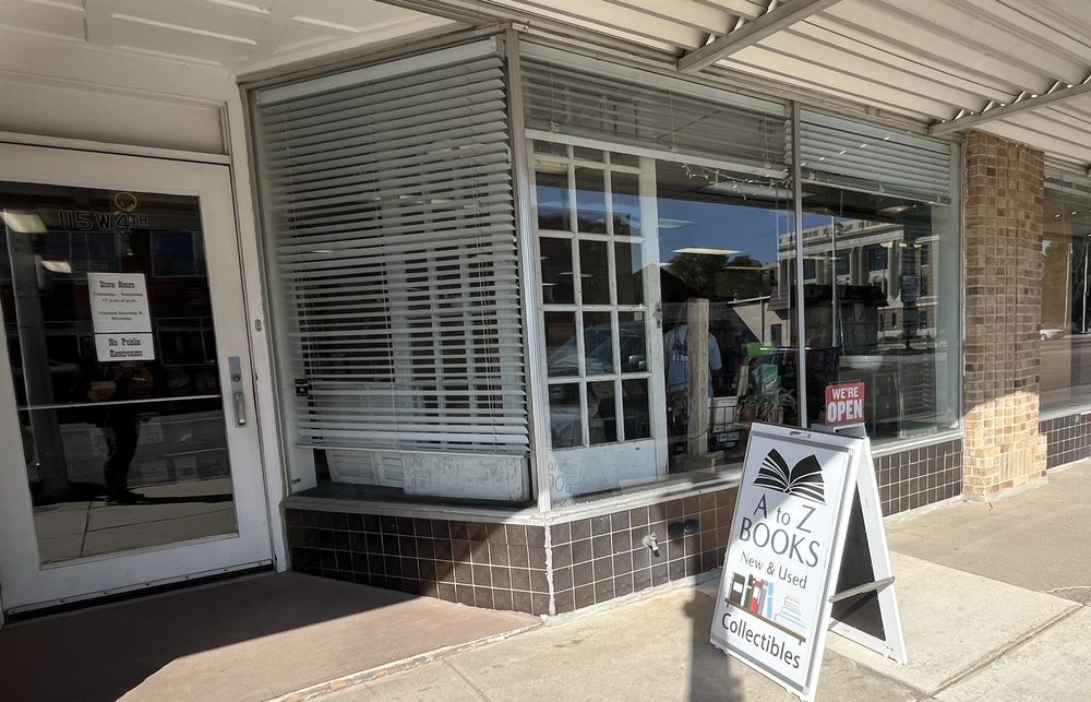 A to Z Bargain Books Logo