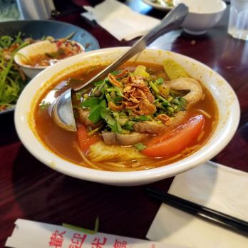 Rainier Restaurant - Vietnamese hot and sour soup - Vietnamese Near Me - Seattle, Washington Rainier Restaurant - Vietnamese hot and sour soup - Vietnamese Near Me - Seattle, Washington