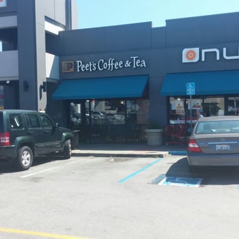 Peet's Coffee - Getting that OOLONG TEA...just hoping it doesn't take a long time!! Haha hehe - Coffee & Tea Near Me - San Francisco, California