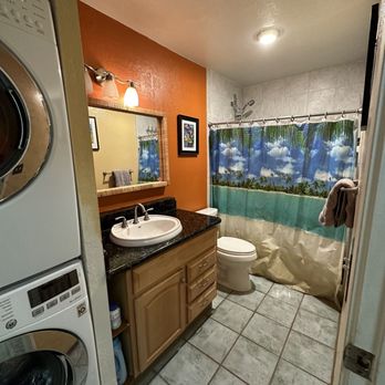 Clean and Fresh - Bathroom - Home Cleaning Near Me Clean and Fresh - Bathroom - Home Cleaning Near Me