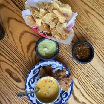 El Tiempo Cantina - Katy - WARM red salsa, fresh verde salsa, and some GREAT yellow queso - Mexican Near Me - Katy, Texas El Tiempo Cantina - Katy - WARM red salsa, fresh verde salsa, and some GREAT yellow queso - Mexican Near Me - Katy, Texas