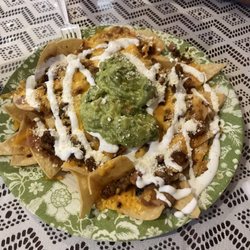 La Lomita Mexican Deli - Nachos Mixtos (Al Pastor and Chicken)