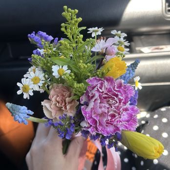 Jardin de Monet - Mini flower bouquet - Florists Near Me - Aurora, Colorado Jardin de Monet - Mini flower bouquet - Florists Near Me - Aurora, Colorado