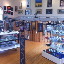 Hoth-Lee Art Gallery - Local artists