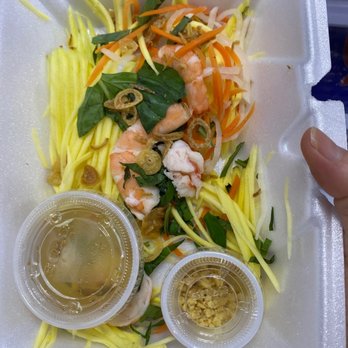 Pho-nomenal - V15. Vegetarian Mango Salad - Gi Xoi Chay- already ate more than 1/2 before I took this photo. - Vietnamese Near Me - Ashburn, Virginia